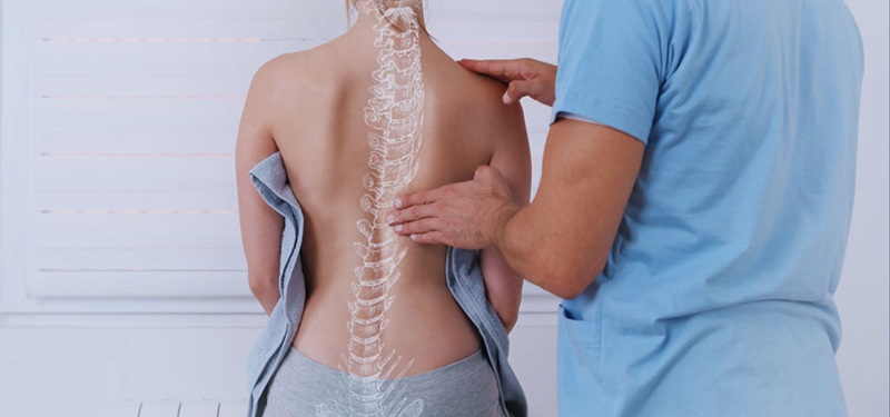 Chụp X-quang cổ - họng giúp phát hiện các bất thường về cột sống